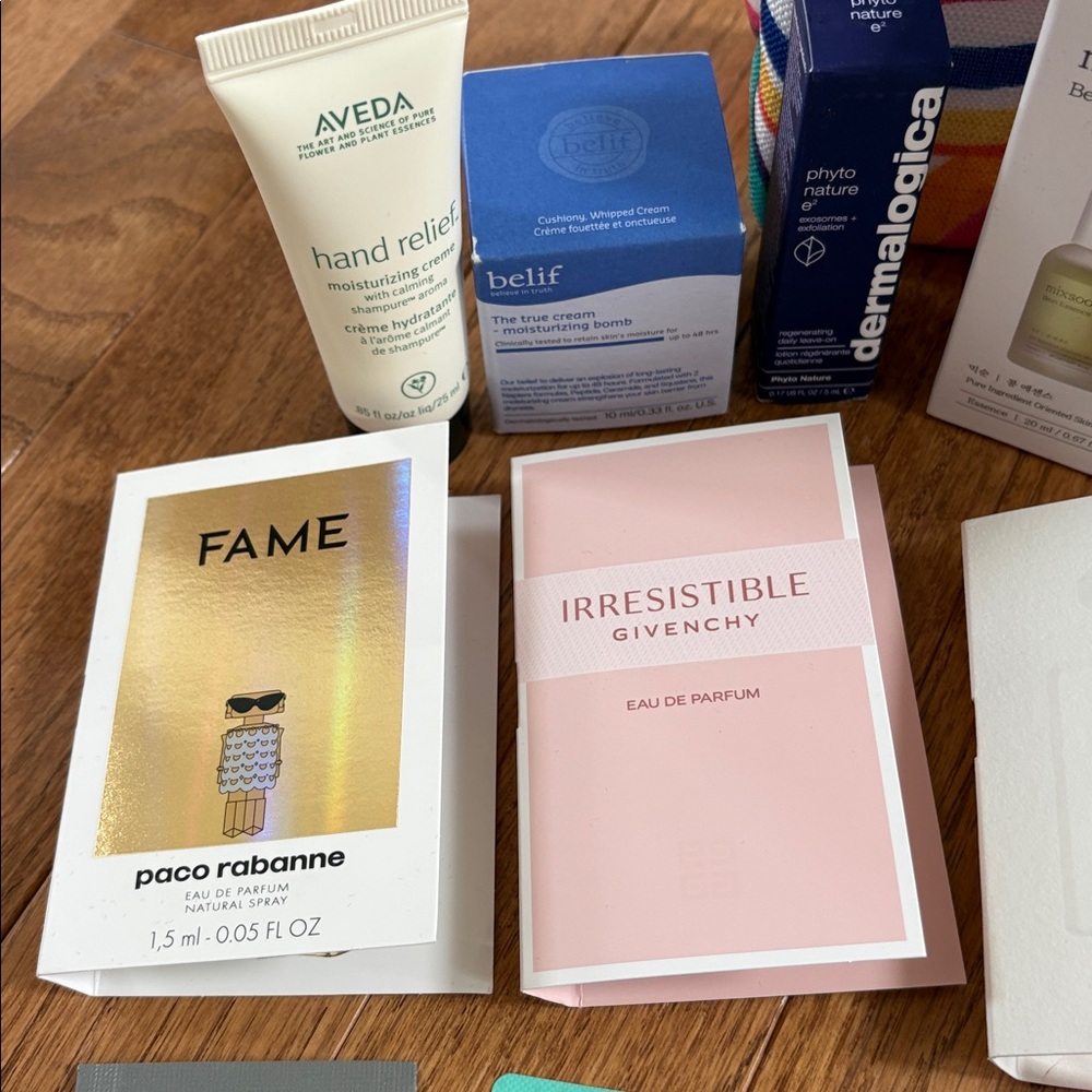 19 piece Beauty Bundle with bag - Picture 2 of 5